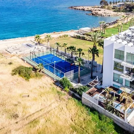 Seaview Beachfront Paradise Paralimni