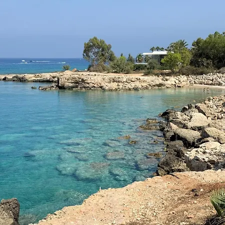 Seaview Beachfront Paradise Appartamento *